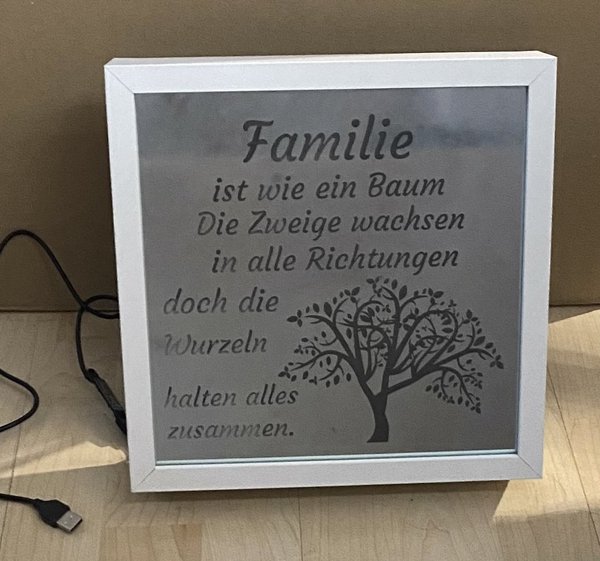 "Familie ist wie ein Baum...." Beleuchteter Spiegelrahmen